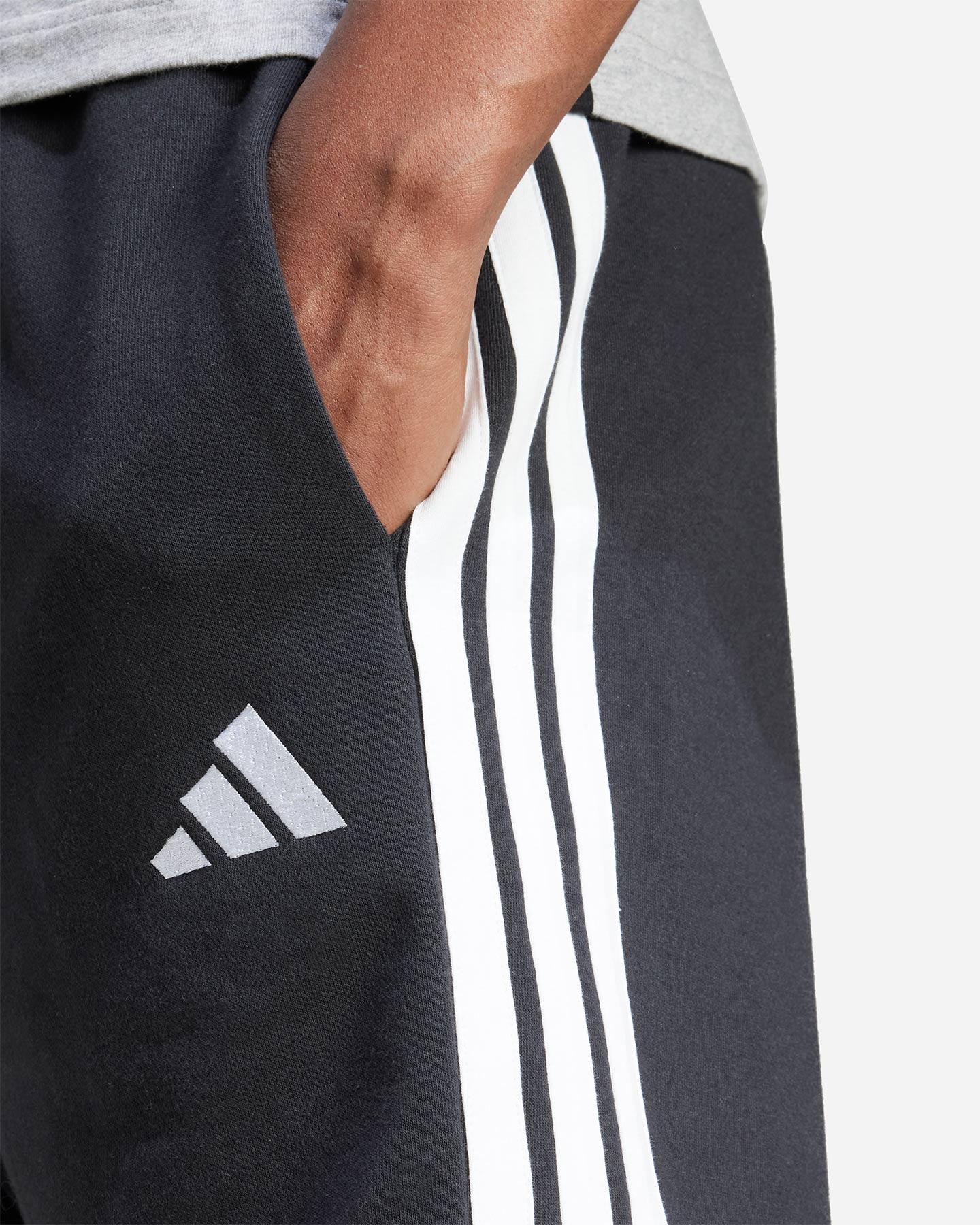 PANTALONCINI ADIDAS ESENTIALS 3STRIPES M - Image 6