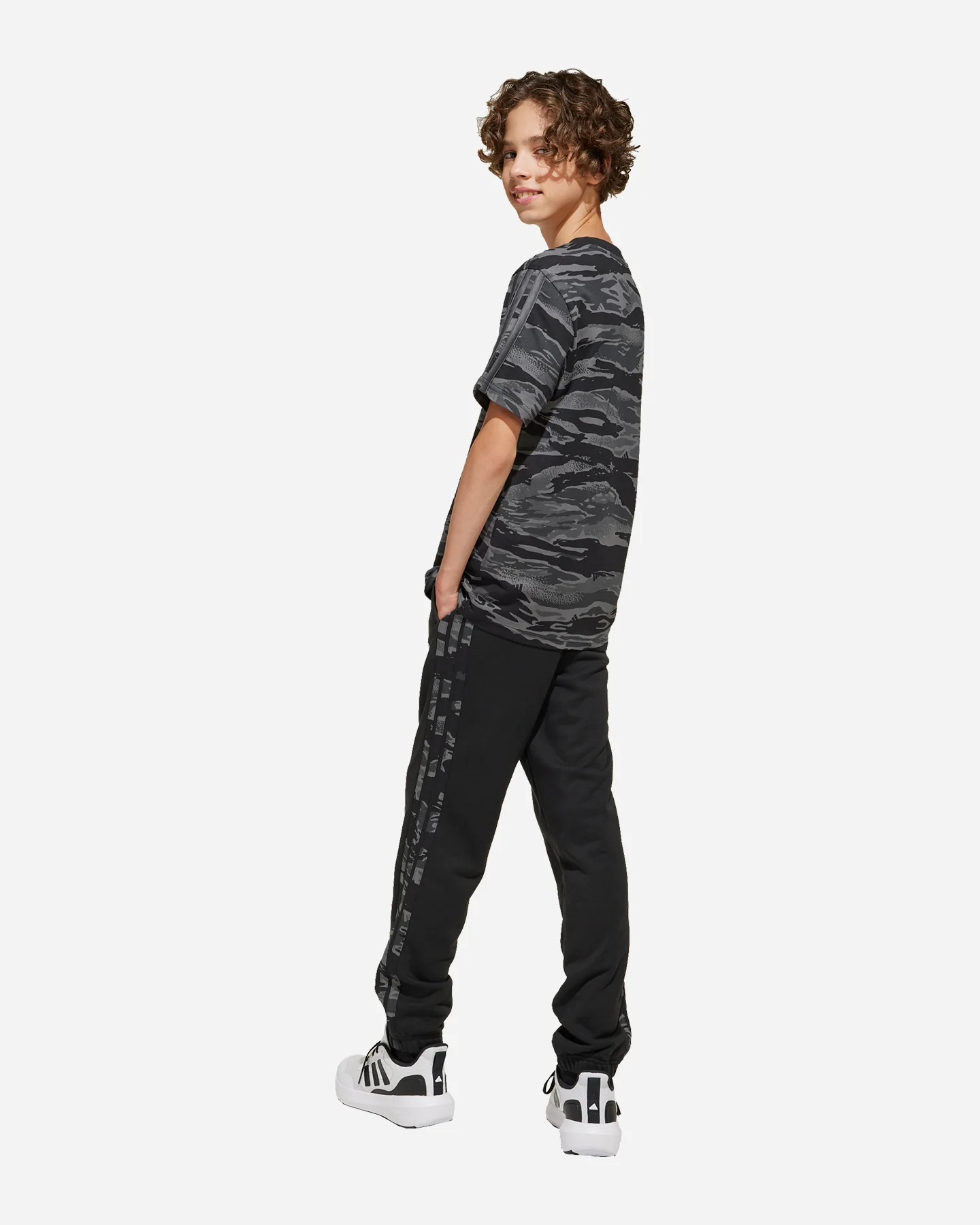 PANTALONE ADIDAS SEASONAL ESSENTIALS CAMO JR - Image 4