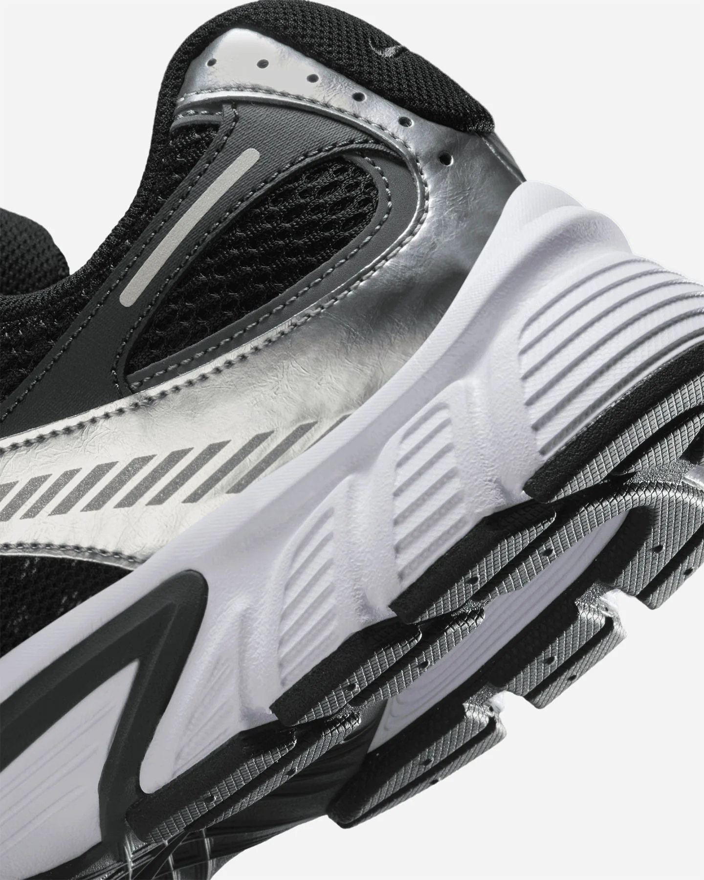 SCARPE SNEAKERS NIKE V5 RUNNER M - Image 6