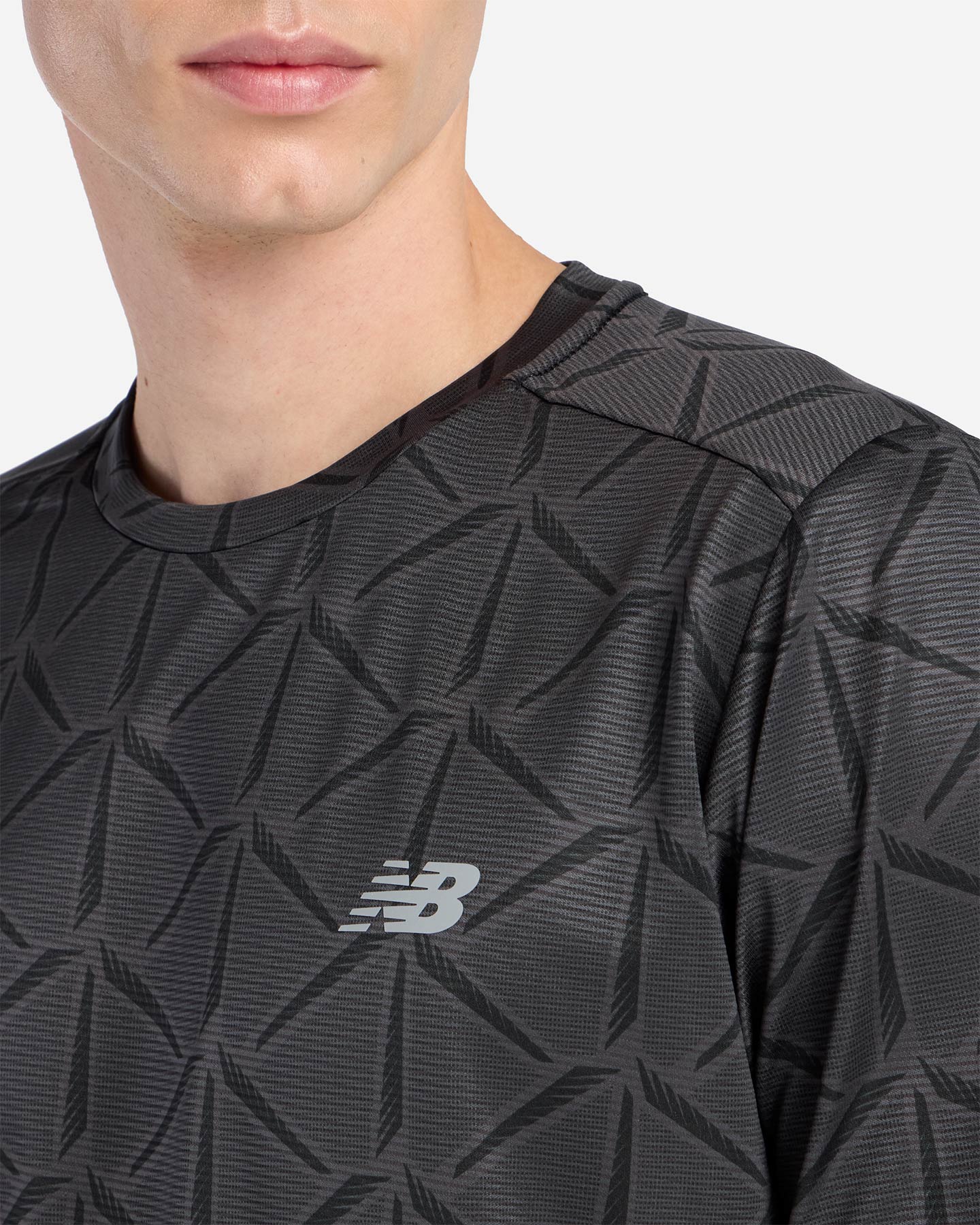 T SHIRT RUNNING NEW BALANCE SPORT ESSENTIAL M - Image 4