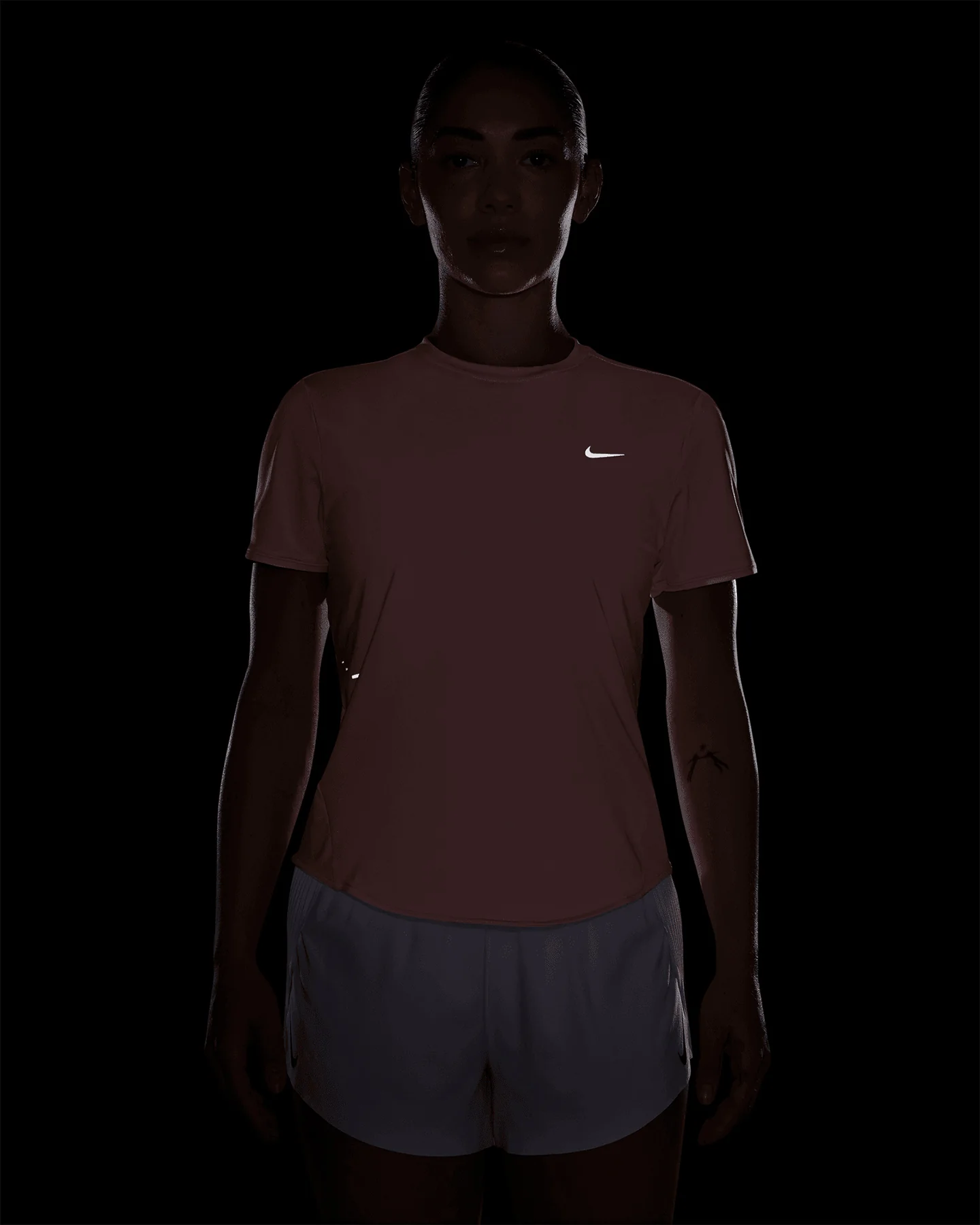 T SHIRT RUNNING NIKE SWIFT W - Image 4